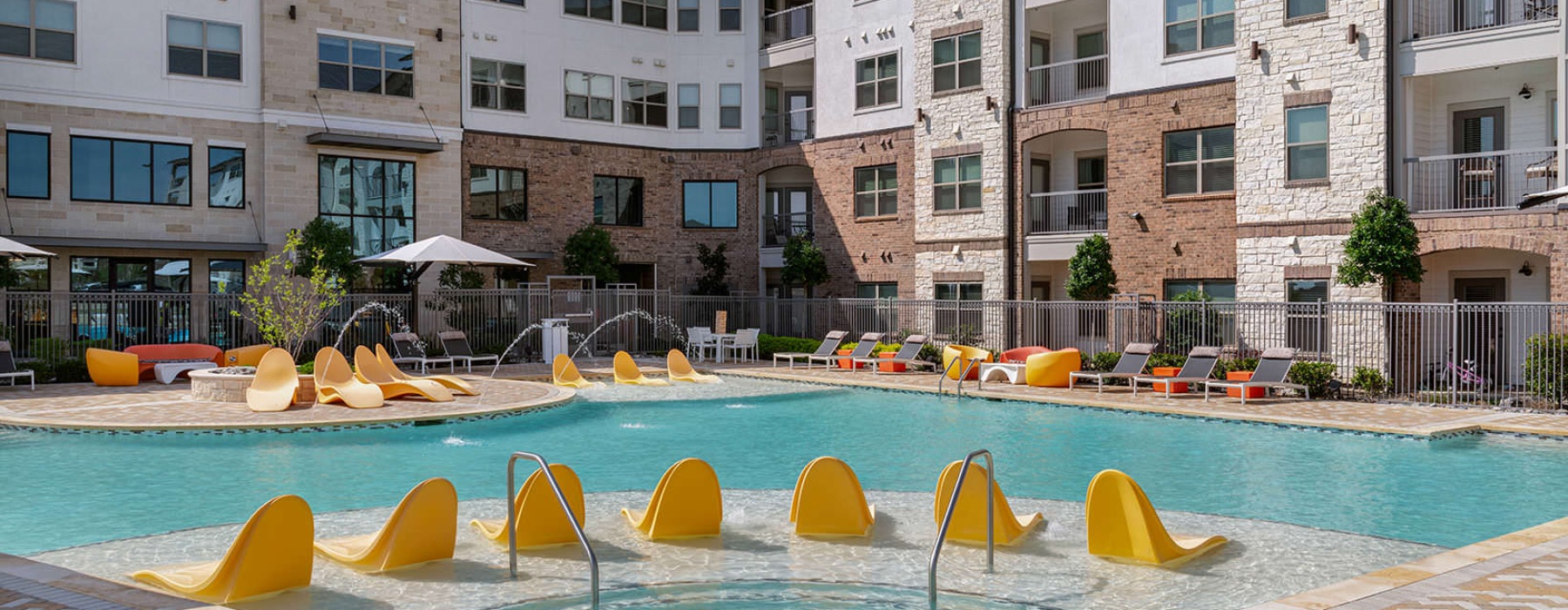 outdoor pool and jacuzzi